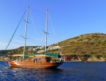 FLOY Lipsi 5-Island-Cruise Holzboot.JPG